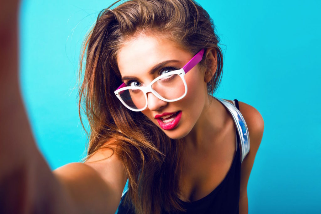 Oprawki do okularów to nie tylko funkcjonalny element, który pomaga nam poprawić wzrok